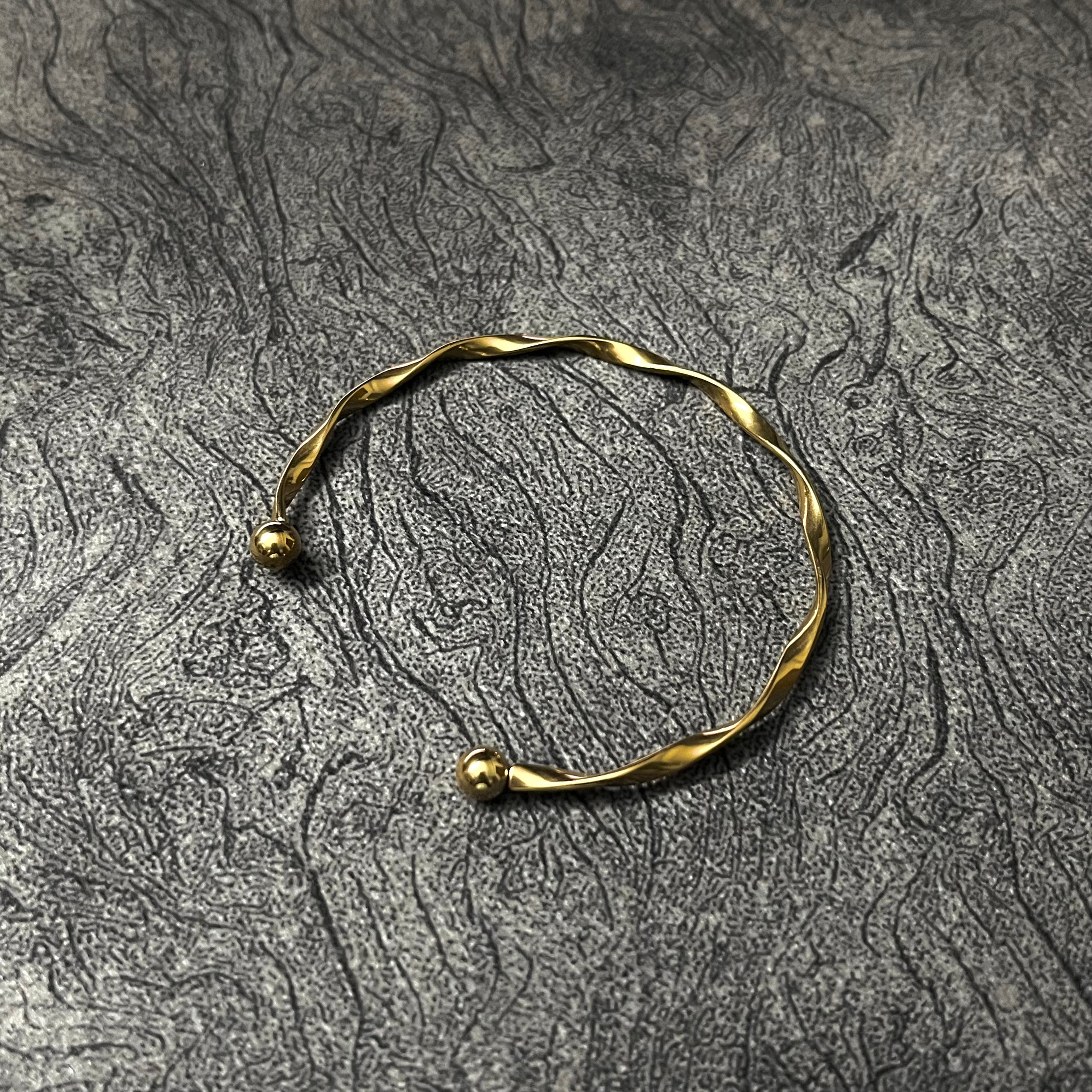 Twisted Bracelet