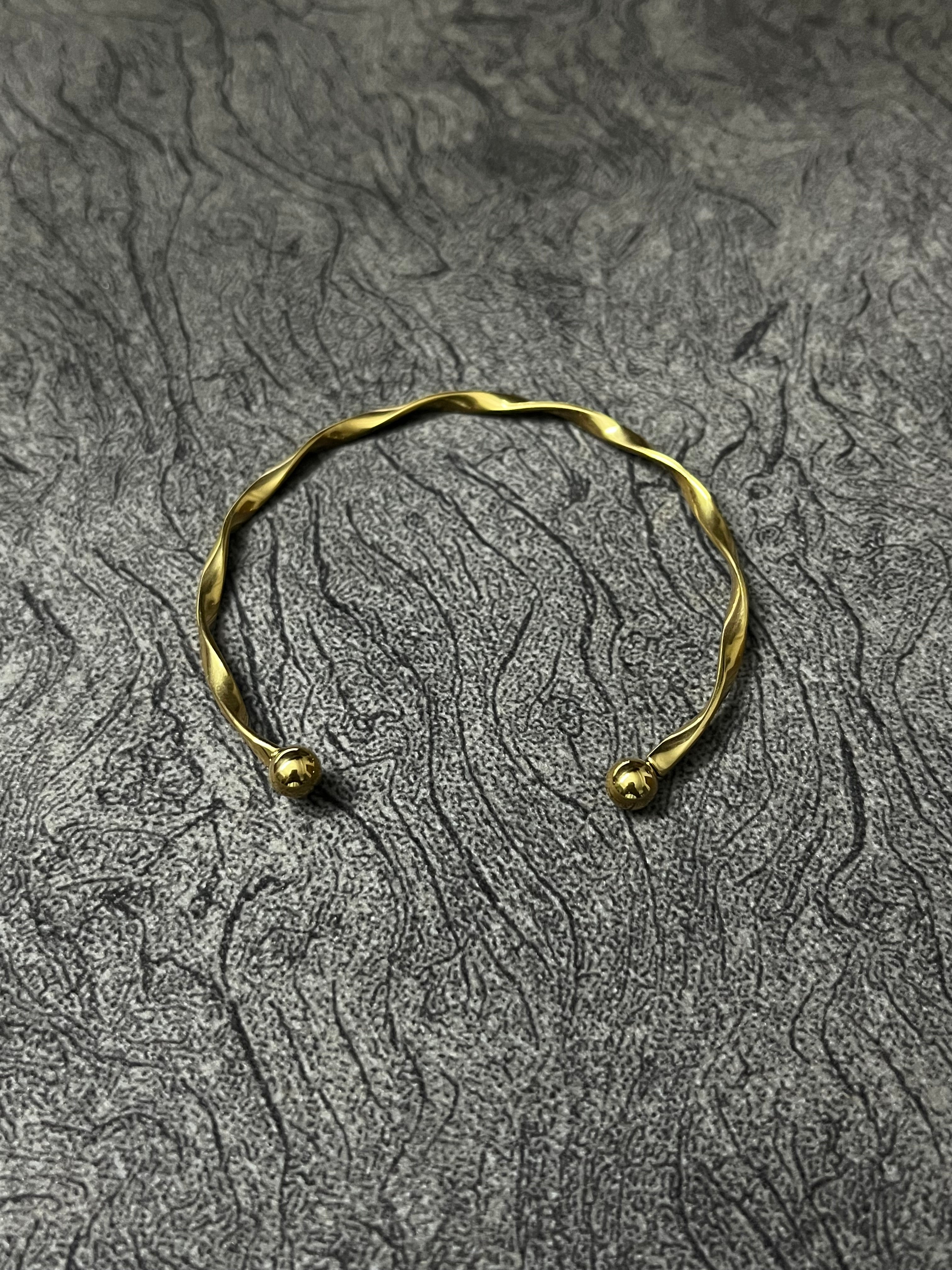 Twisted Bracelet