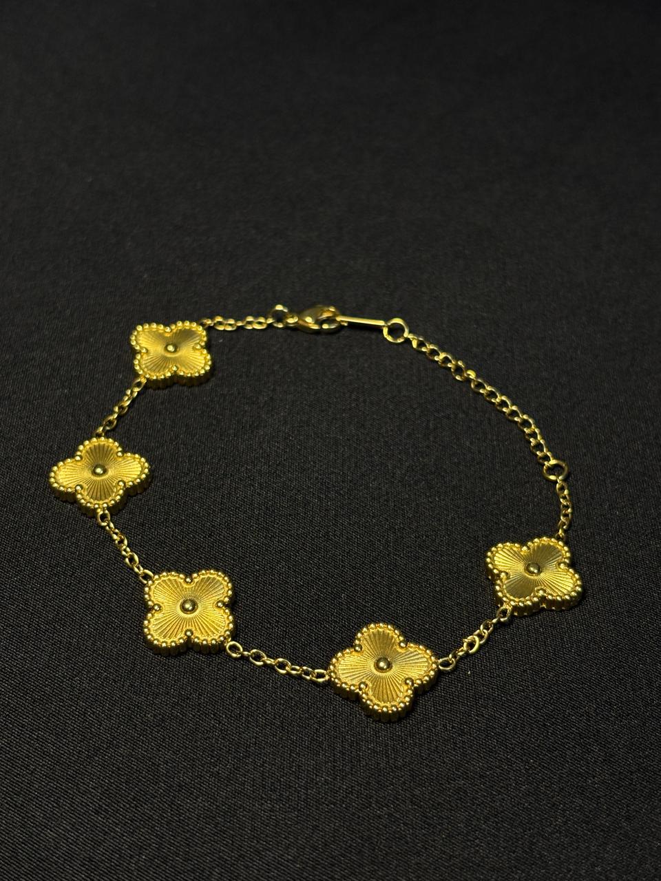 18k Interlock Statement Bracelet