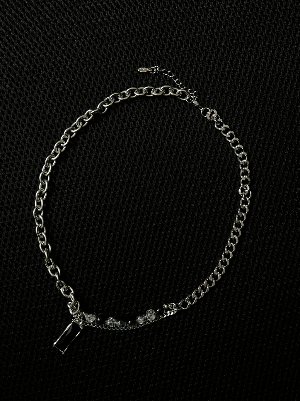 Offset Choker