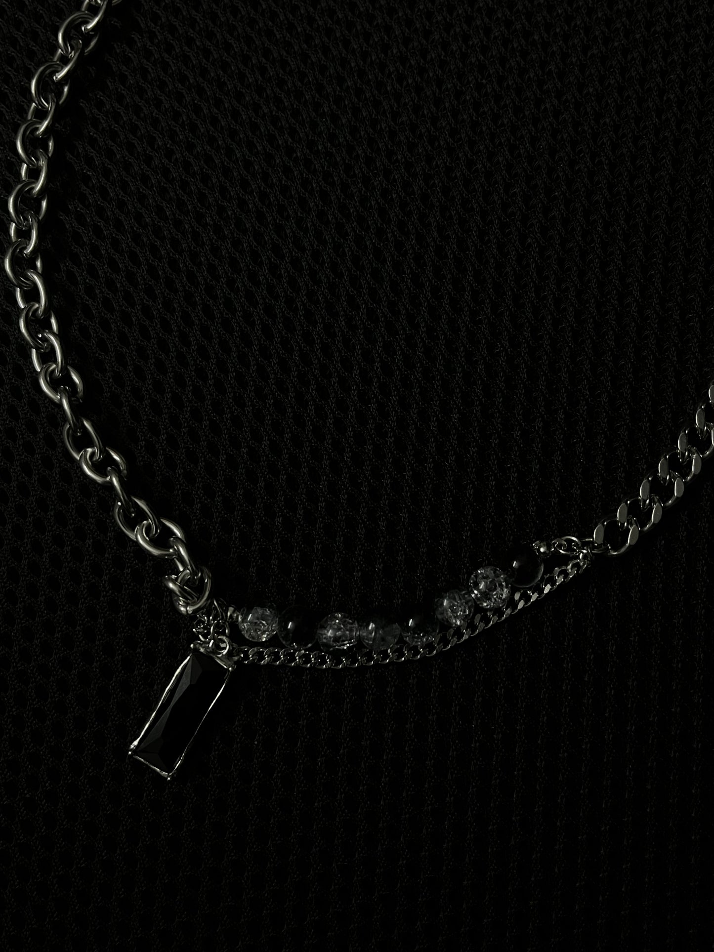 Offset Choker