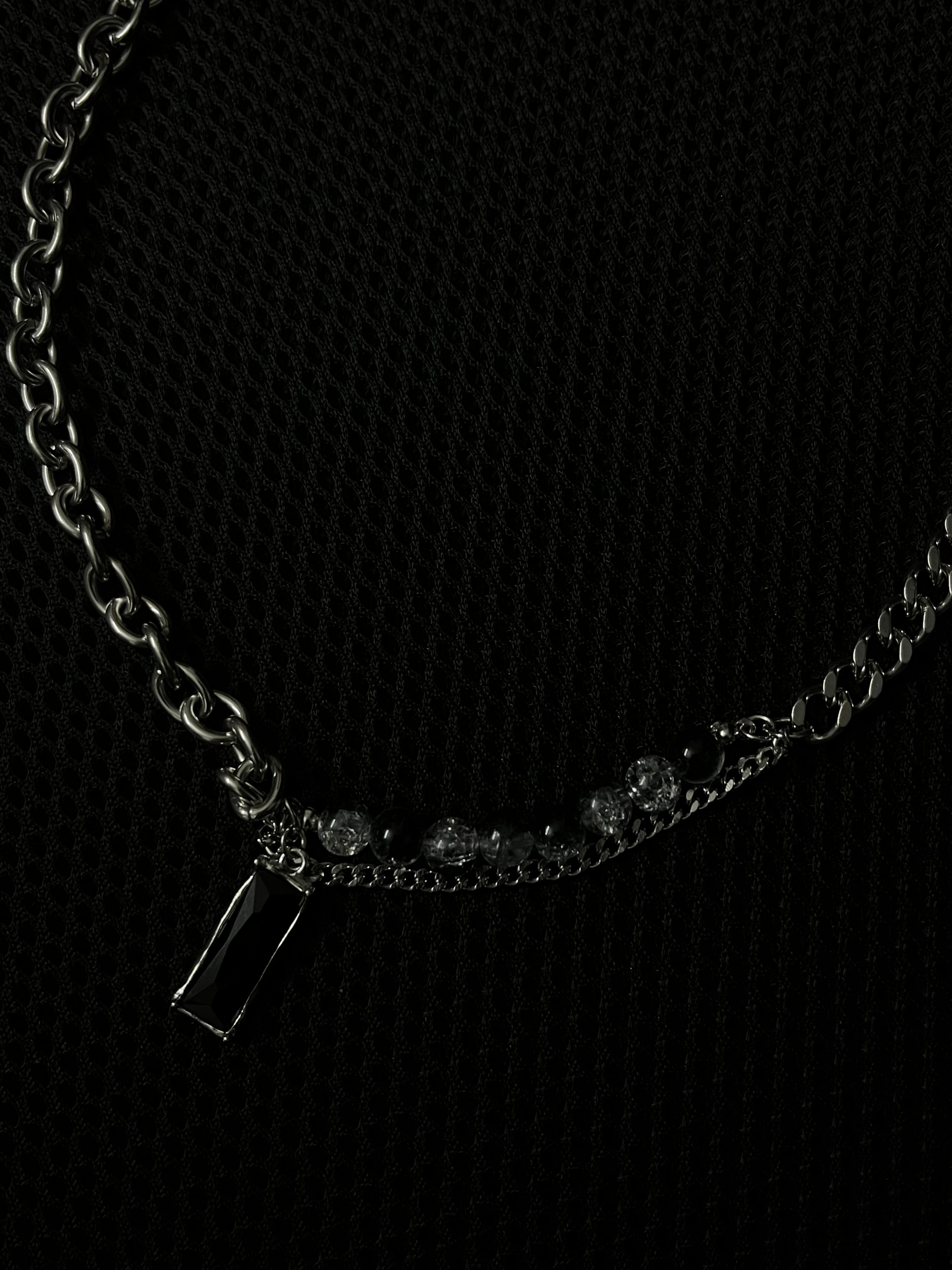 Offset Choker