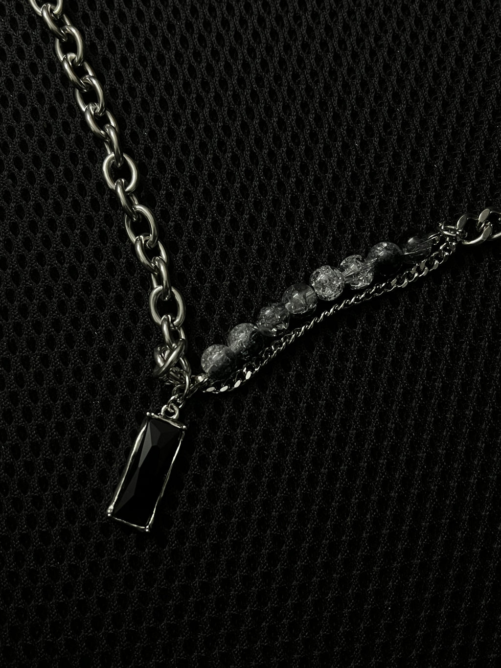 Offset Choker