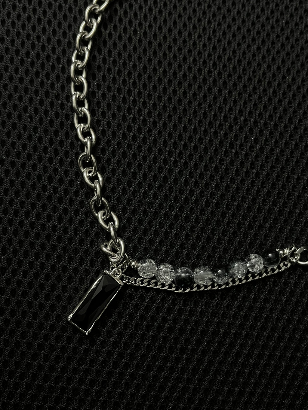 Offset Choker