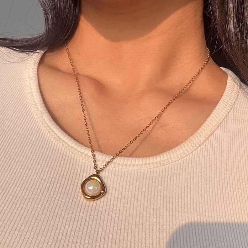 Molten Pearl Necklace