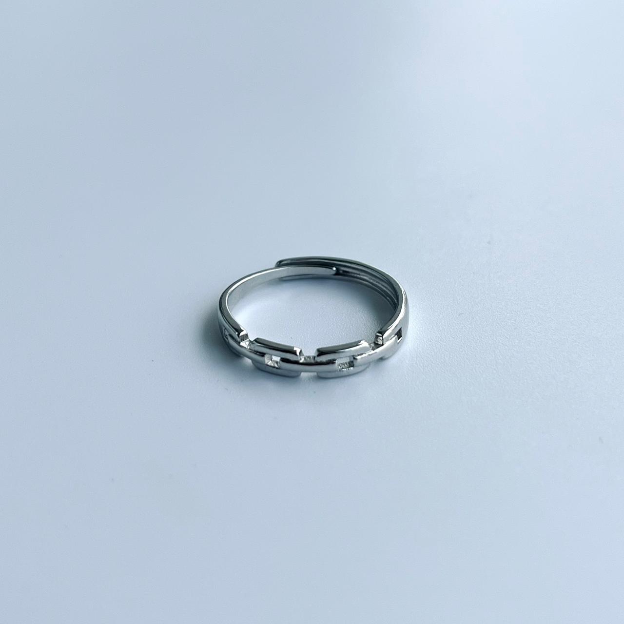 Linked Band Ring